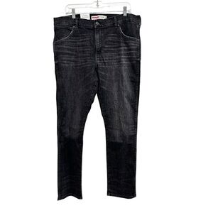 Wrangler Regular Fit Jeans Men's Size 36x30 Black Denim Regular Seat Thigh NWT